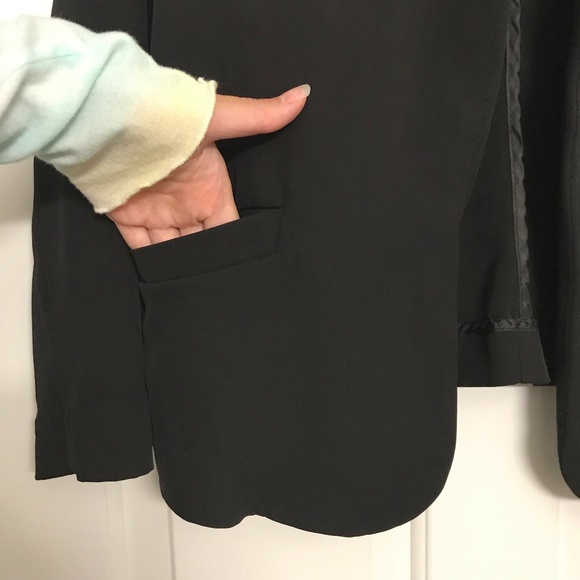 Women's H&M Slinky Lightweight Black Blazer In Size 6 - Picture 4 of 12